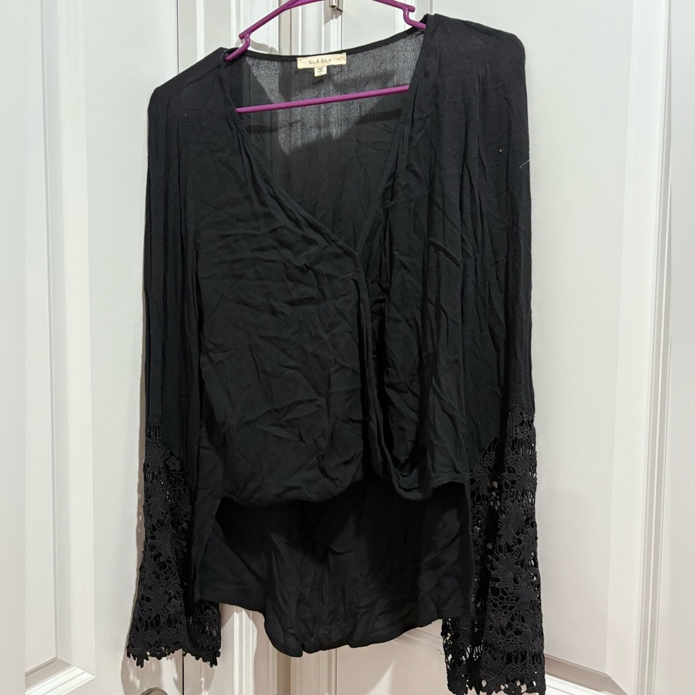 ILLA ILLA Black Lace Sleeve Cuff High Low Top